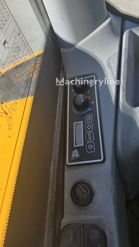 2018 JCB JS, 2 870 mth, dovoz Skladom v EÚ — foto 11 z 16