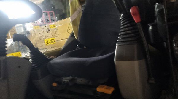 2023 Komatsu PW, 1 850 mth, dovoz Skladom v EÚ — foto 4 z 10