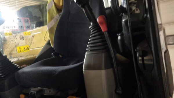 2023 Komatsu PW, 1 850 mth, dovoz Skladom v EÚ — foto 8 z 10