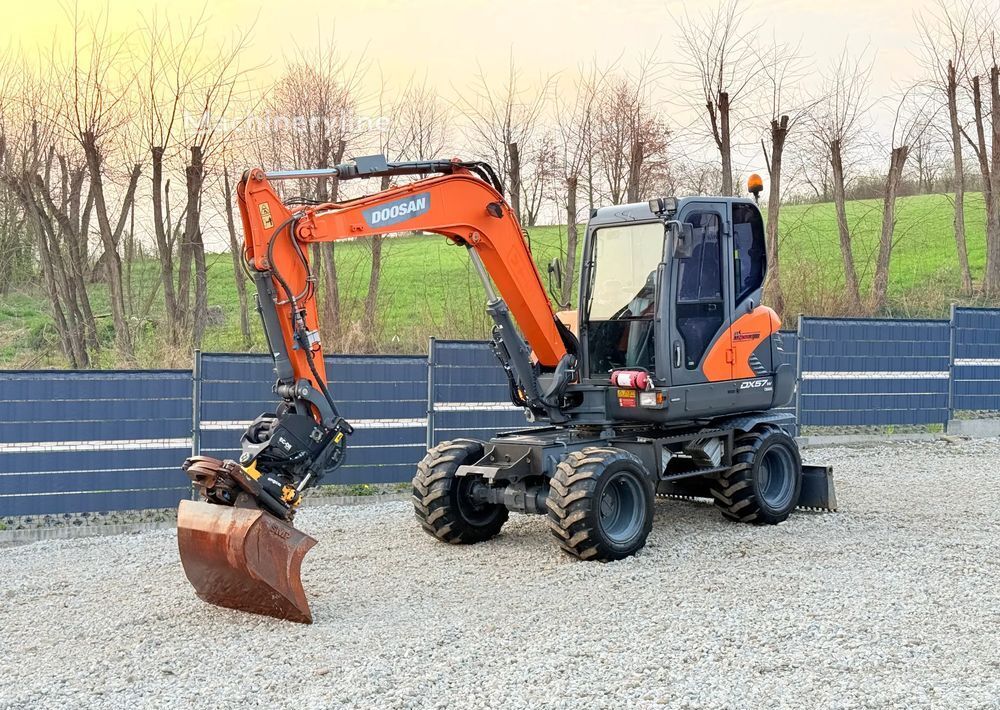 2017 Doosan DX57W, 2 200 mth, dovoz Skladom v EÚ — foto 1 | AMECAR 2017 Doosan DX57W, 2 200 mth, dovoz Skladom v EÚ — foto 1