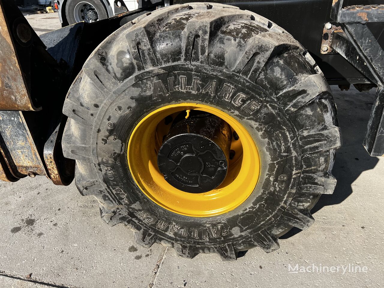 2012 JCB JS, 11 210 mth, dovoz Skladom v EÚ — foto 11 z 16