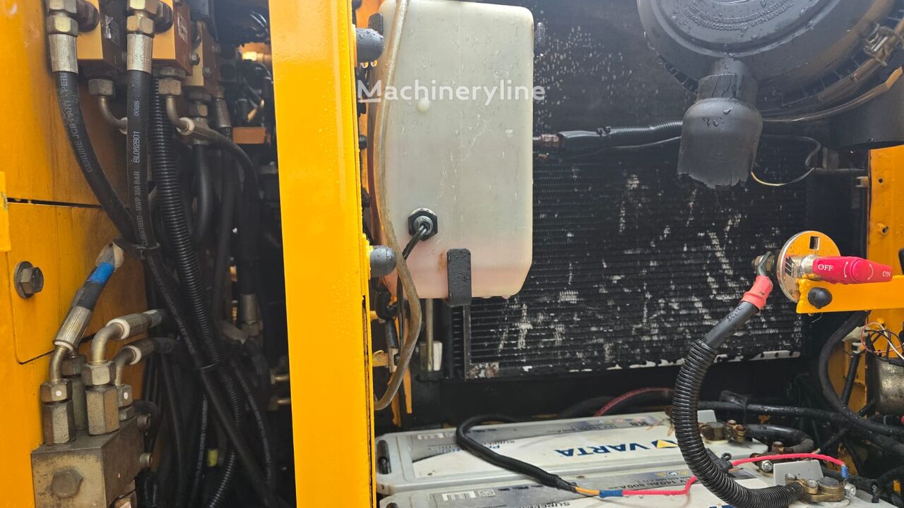 2002 JCB JS, 13 500 mth, dovoz Skladom v EÚ — foto 14 z 16
