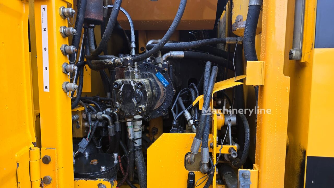 2002 JCB JS, 13 500 mth, dovoz Skladom v EÚ — foto 8 z 16