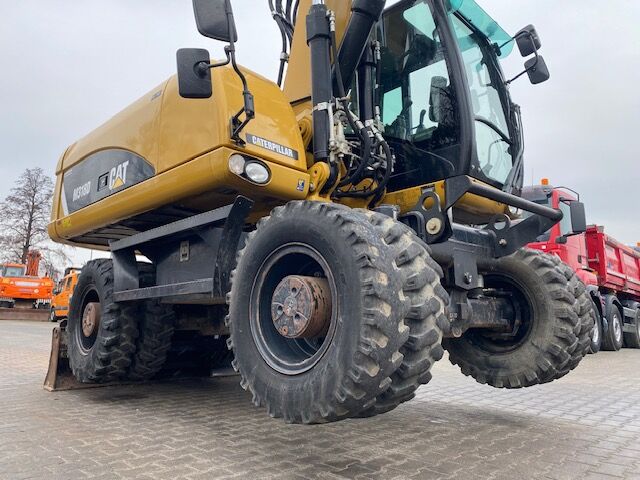 2012 Caterpillar, 10 552 mth, dovoz Skladom v EÚ — foto 8 z 16