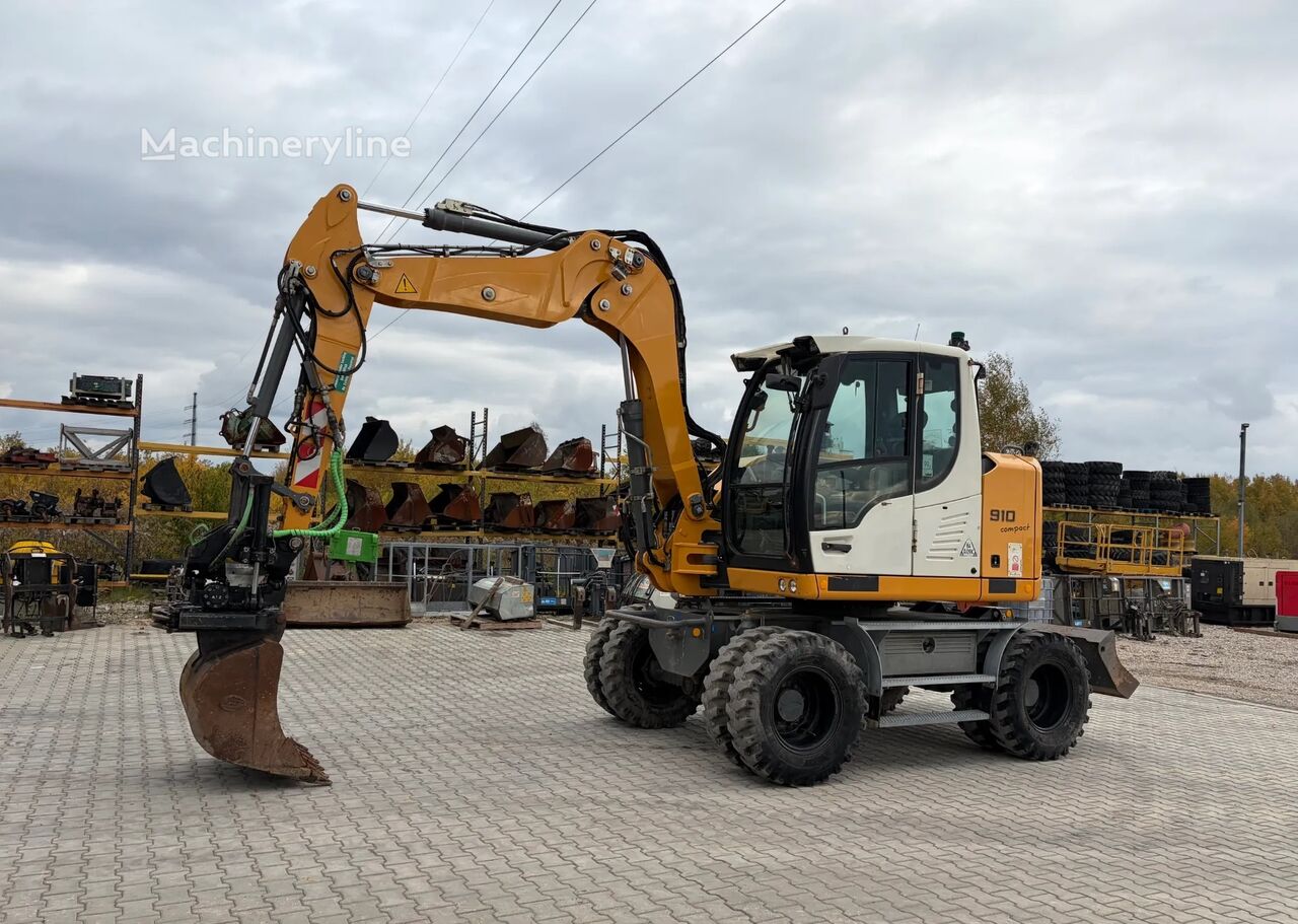 2016 Liebherr A910, 10 720 mth, dovoz Skladom v EÚ — foto 1 | AMECAR 2016 Liebherr A910, 10 720 mth, dovoz Skladom v EÚ — foto 1