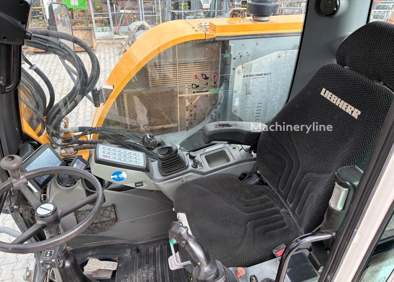 2016 Liebherr A910, 10 720 mth, dovoz Skladom v EÚ — foto 7 z 15