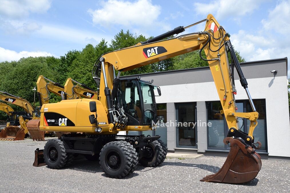 2013 Caterpillar, 12 100 mth, dovoz Skladom v EÚ — foto 13 z 16