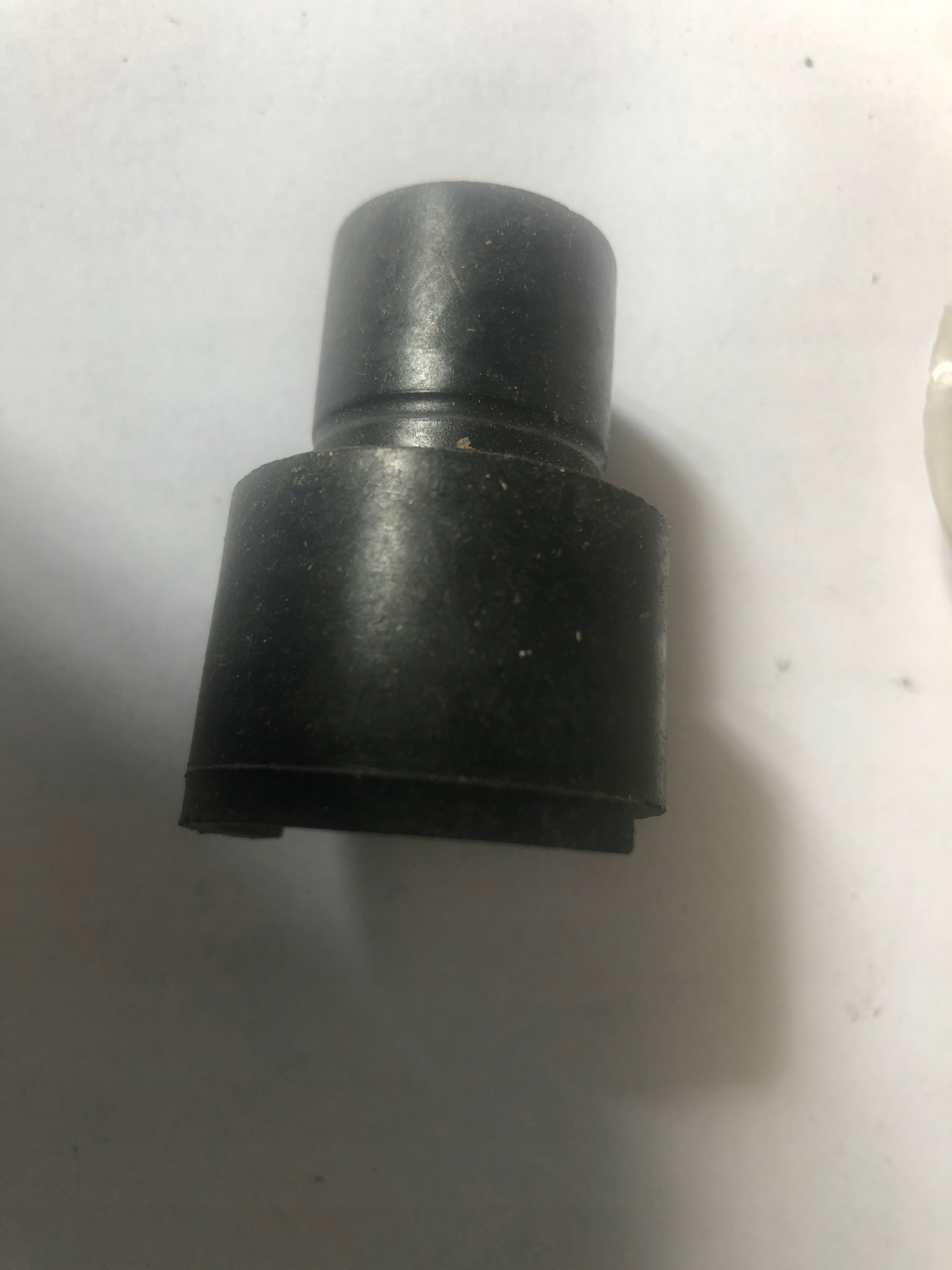 CAT pouzdro wtyczki 18 AWG 7-pinowa 9G-3670, Skladom v EÚ — foto 1