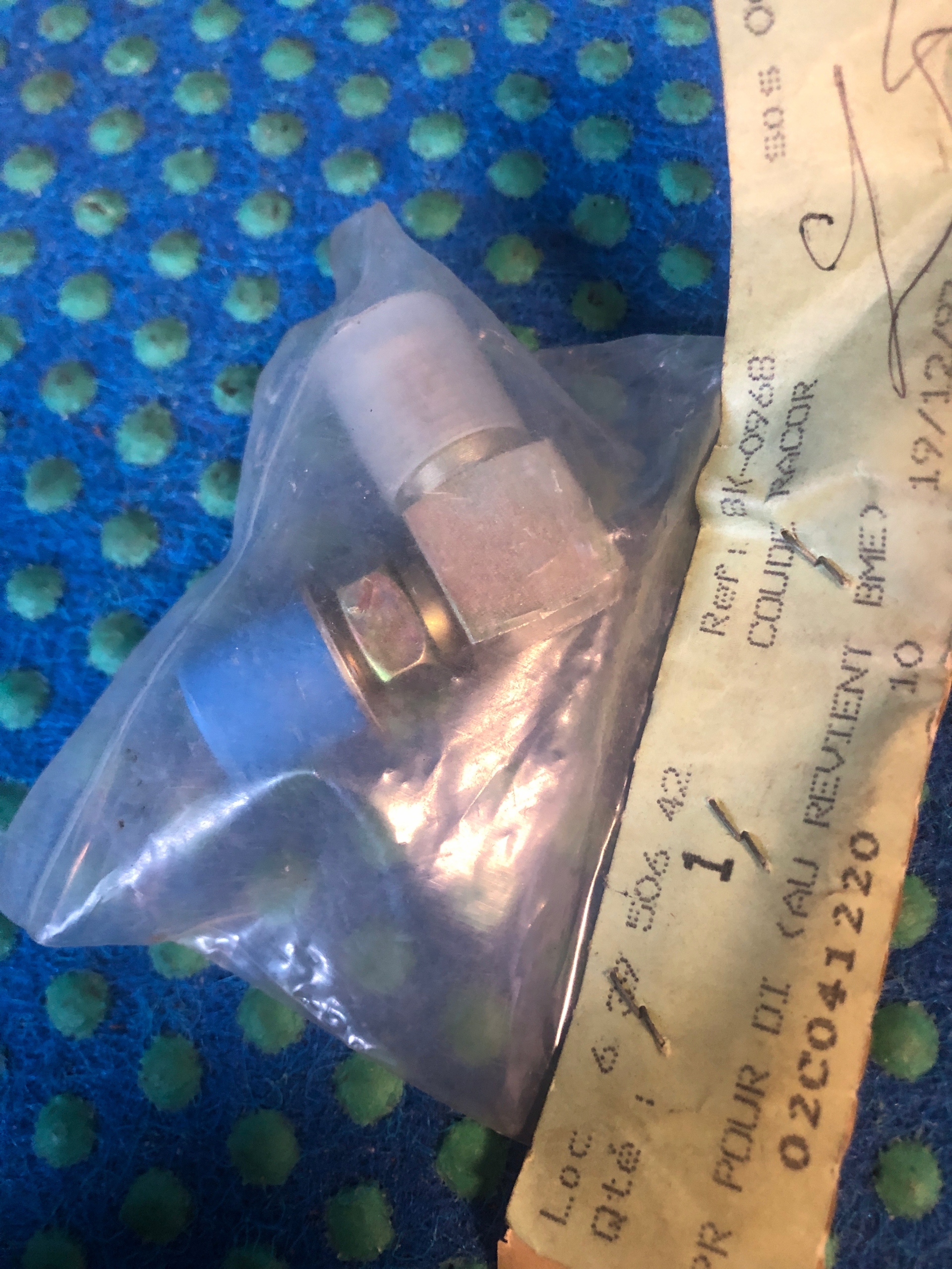 Adapter kolankowy 90 stopni o dlugosci 30,30 mm CAT 8K-0968, Skladom v EÚ — foto 1