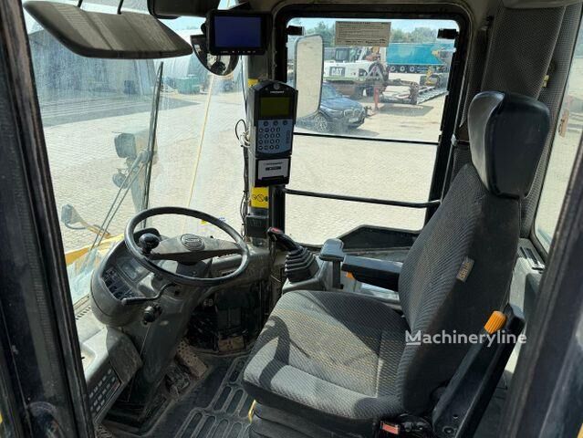 2000 Komatsu WA, 15 600 mth, dovoz Skladom v EÚ — foto 11 z 16