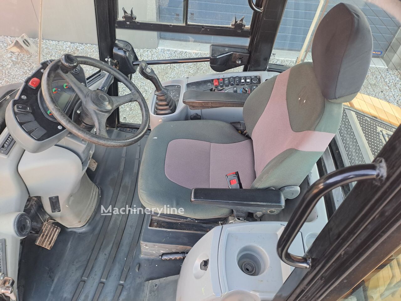 2017 Caterpillar 908M, 6 533 mth, dovoz Skladom v EÚ — foto 13 z 16