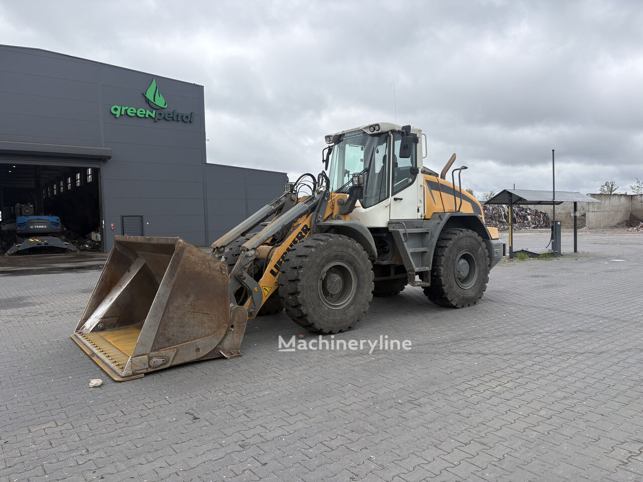 2015 Liebherr, 15 681 mth, dovoz Skladom v EÚ — foto 2 z 13