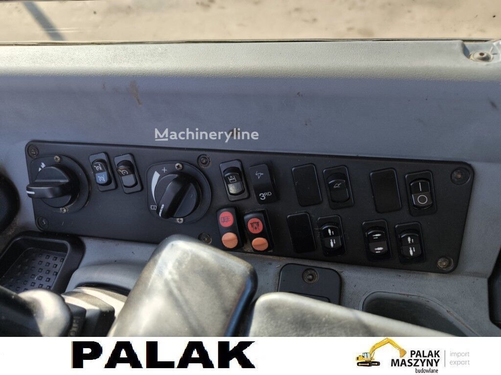 2015 New Holland, 5 448 mth, dovoz Skladom v EÚ — foto 10 z 16