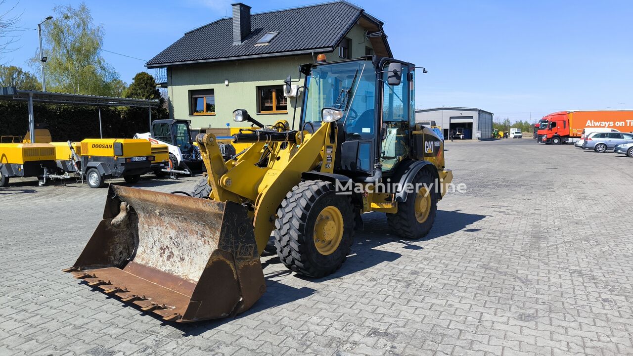 2017 Caterpillar 906M, 4 430 mth, dovoz Skladom v EÚ — foto 1 z 16 2017 Caterpillar 906M, 4 430 mth, dovoz Skladom v EÚ — foto 1 z 16