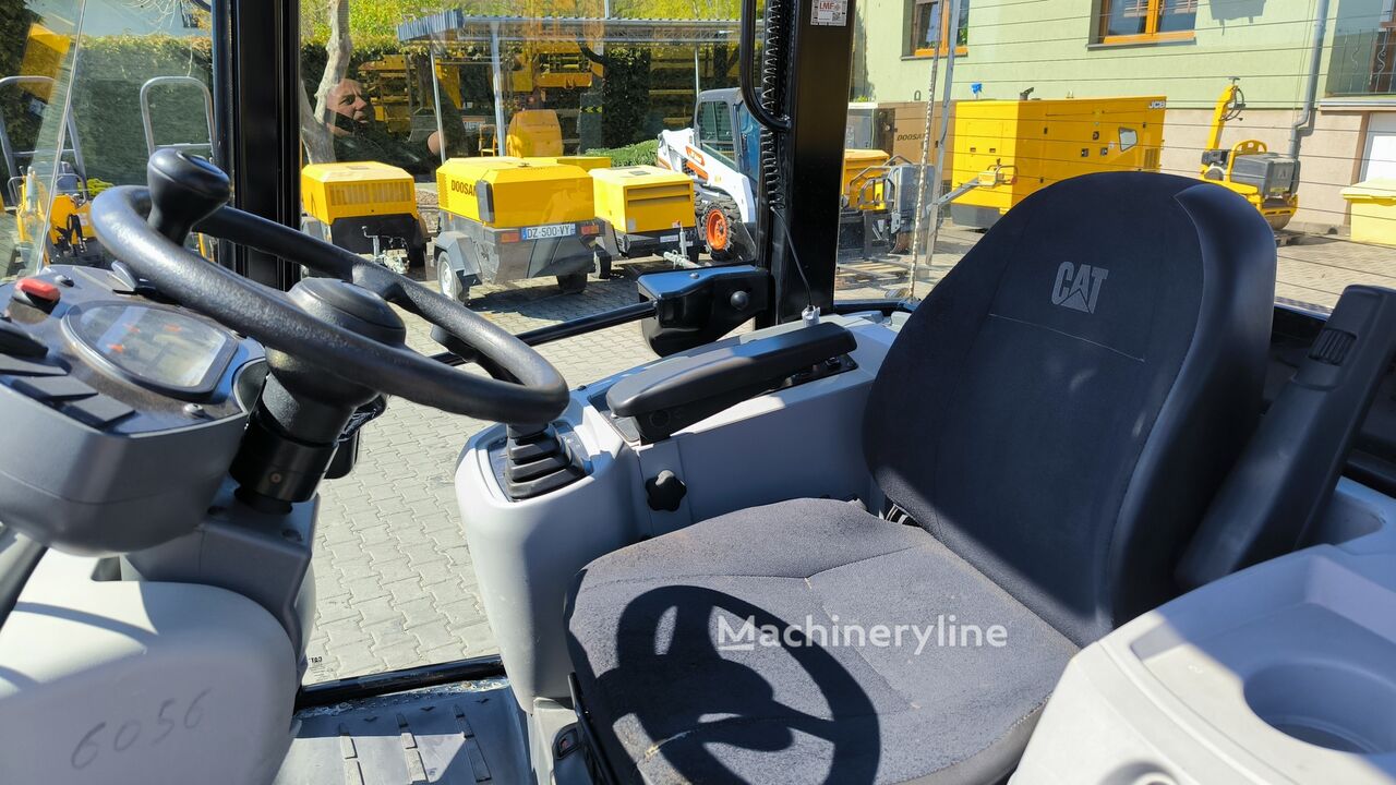 2017 Caterpillar 906M, 4 430 mth, dovoz Skladom v EÚ — foto 11 z 16