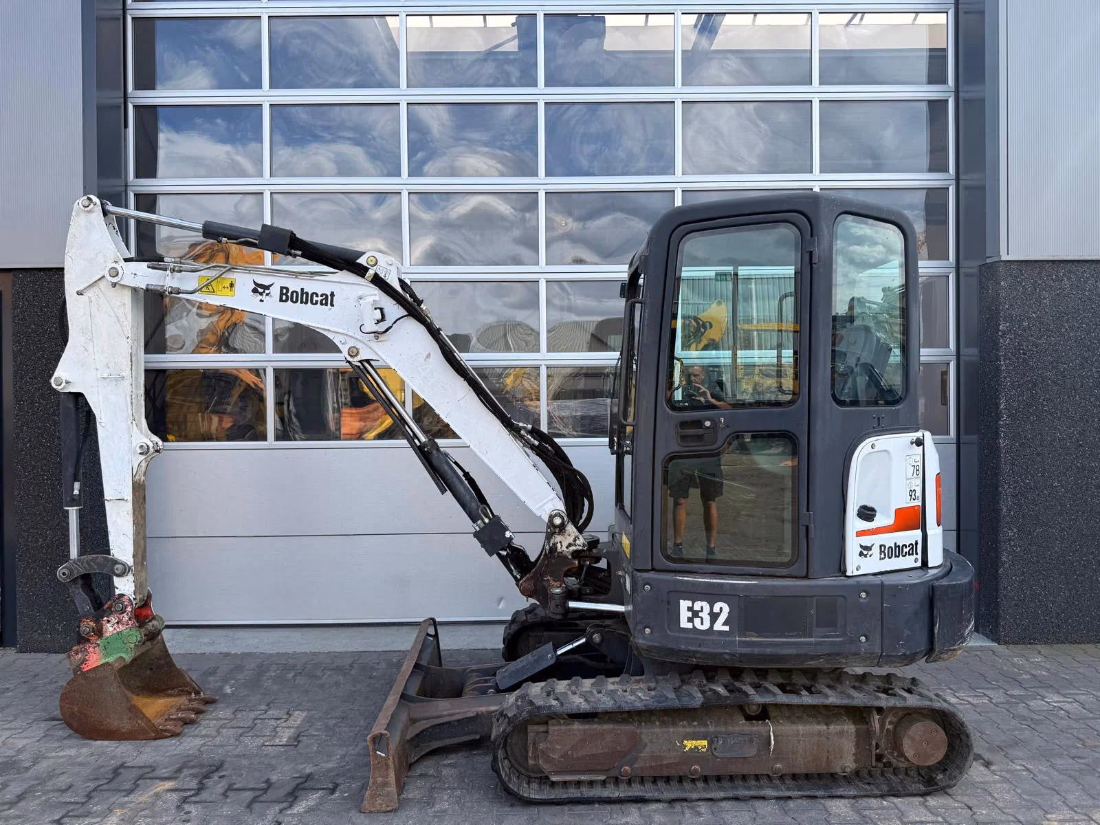 2015 Bobcat E32, 2 780 mth, dovoz Skladom v EÚ — foto 1 | AMECAR 2015 Bobcat E32, 2 780 mth, dovoz Skladom v EÚ — foto 1