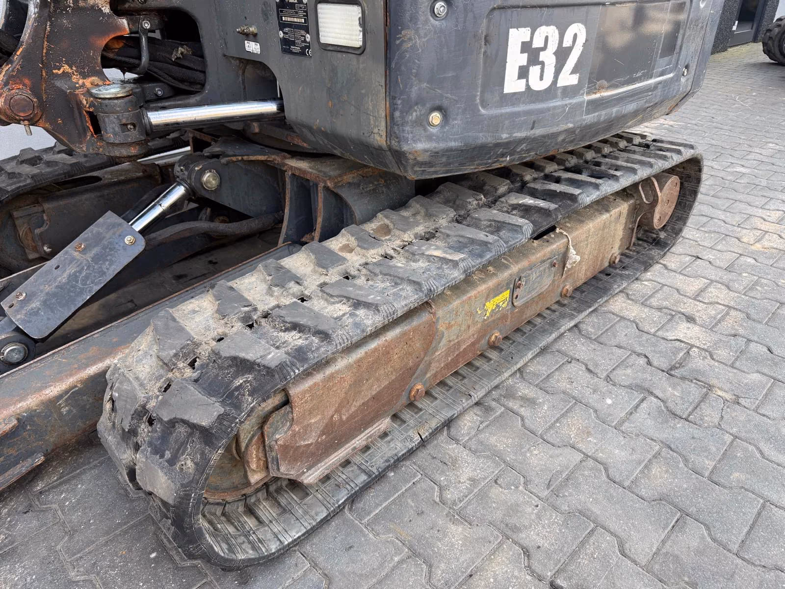 2015 Bobcat E32, 2 780 mth, dovoz Skladom v EÚ — foto 5 z 12