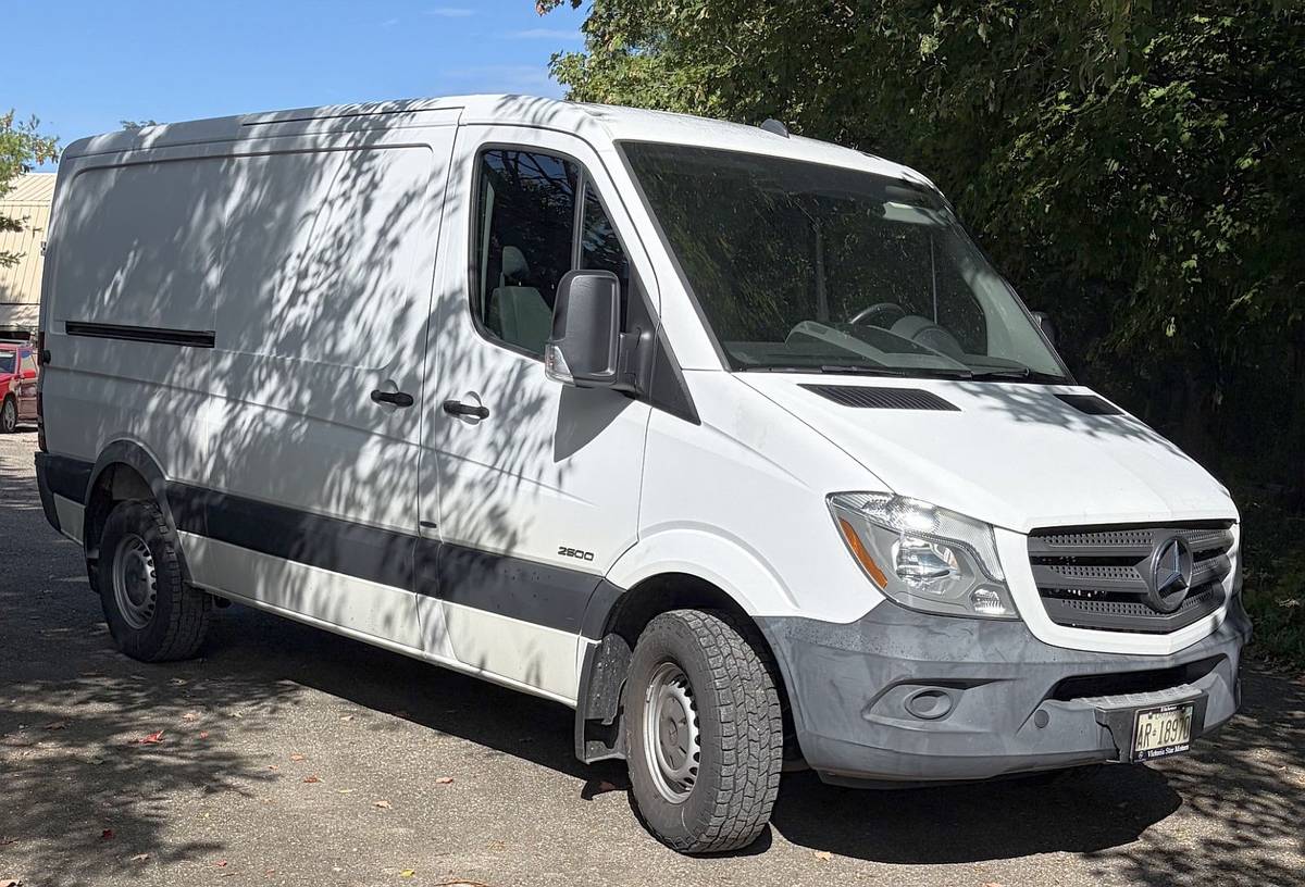 2016 Mercedes-Benz, dovoz Kanada — foto 1