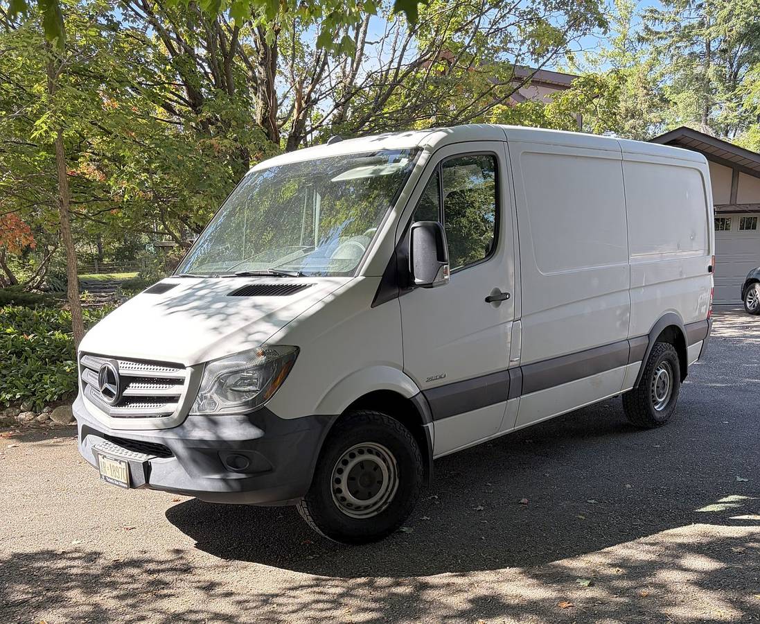 2016 Mercedes-Benz, dovoz Kanada — foto 2 z 12