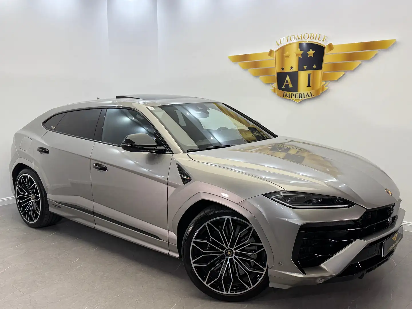 2025 Lamborghini Urus, 14 000 km, Rakúsko — foto 1