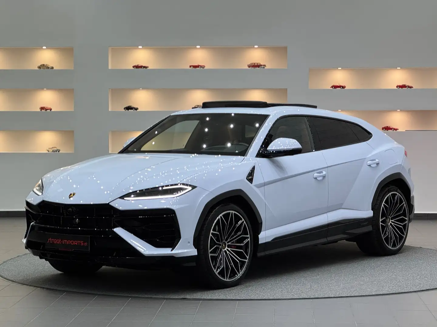 2026 Lamborghini Urus, 2 000 km, Rakúsko — foto 1
