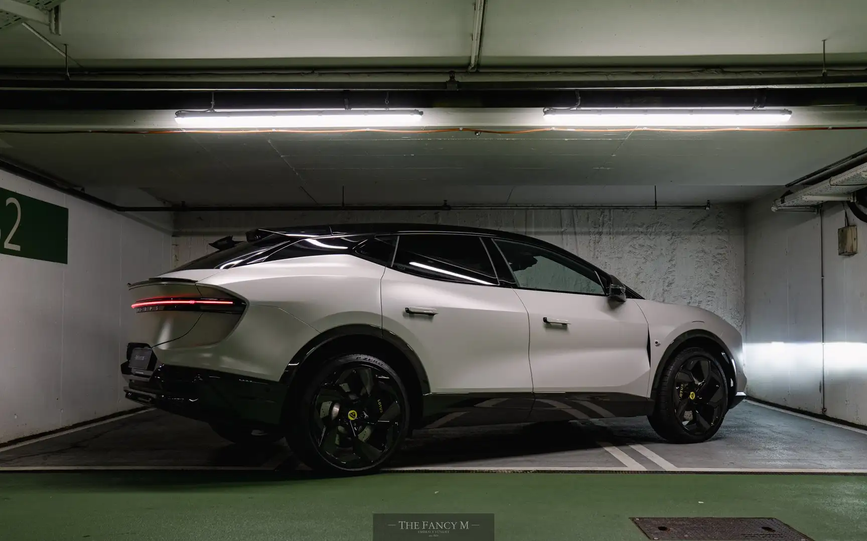2025 Lotus Eletre, 8 500 km, Rakúsko — foto 3 z 12