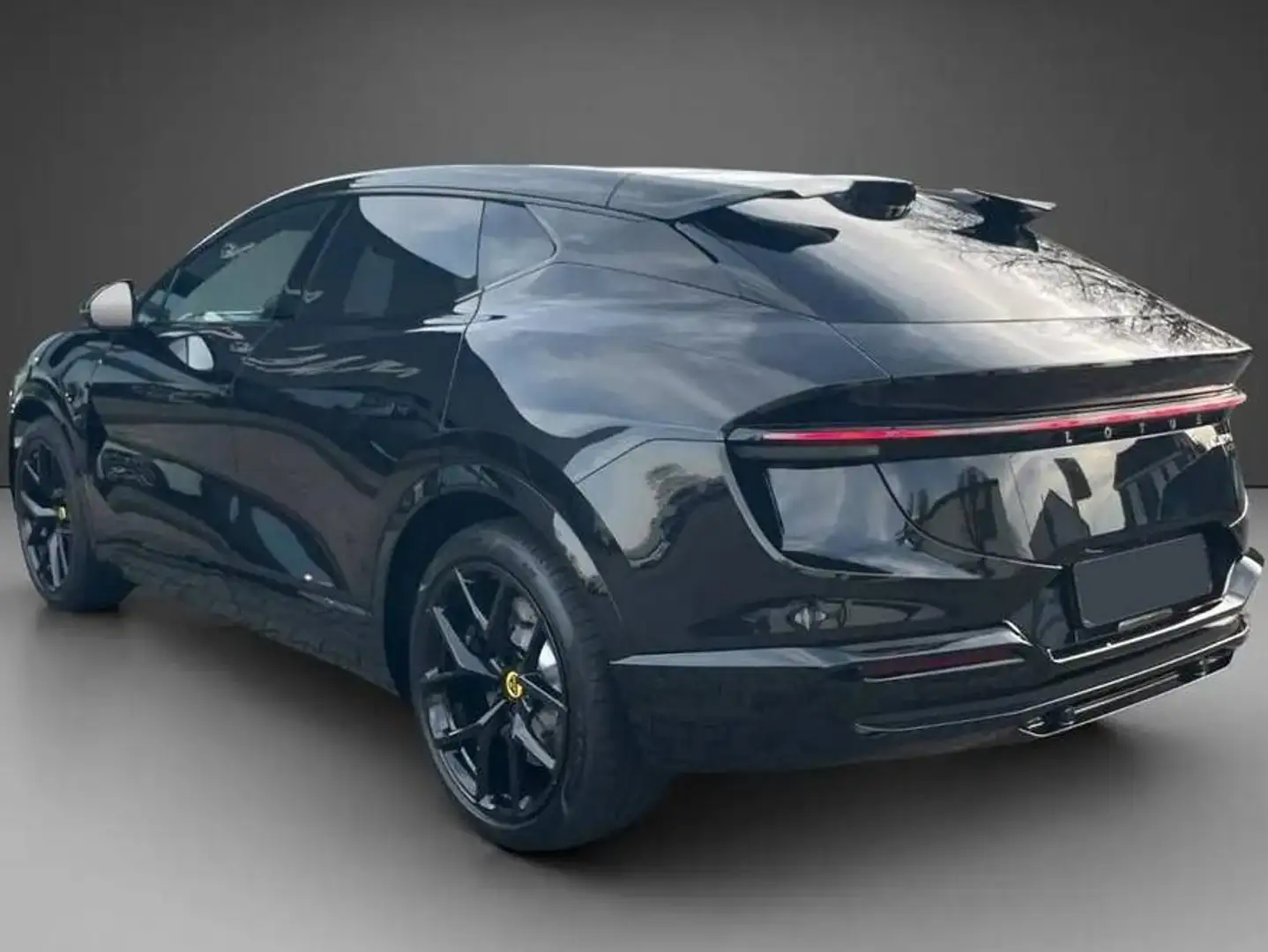2026 Lotus Eletre, 9 000 km, Rakúsko — foto 5 z 12