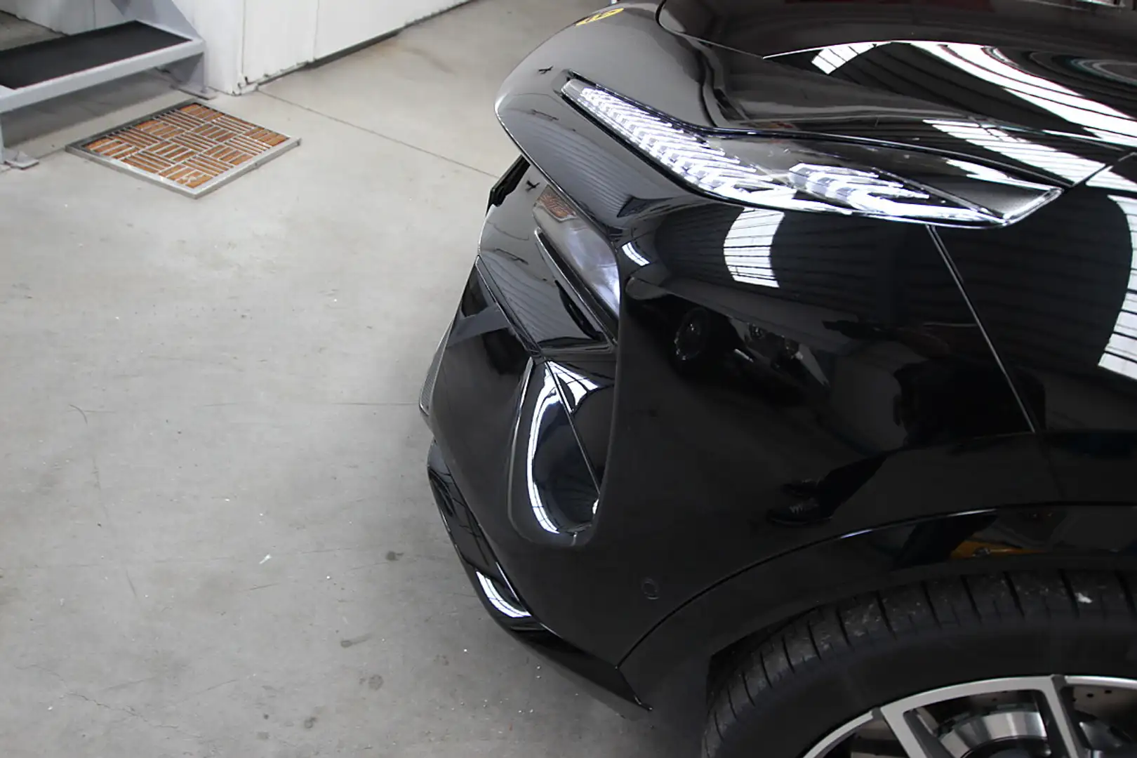 2024 Lotus Eletre, 35 500 km, Rakúsko — foto 12 z 12