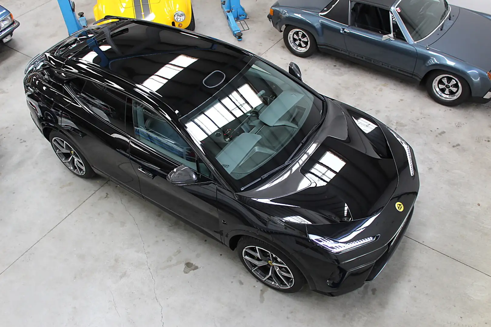 2024 Lotus Eletre, 35 500 km, Rakúsko — foto 3 z 12