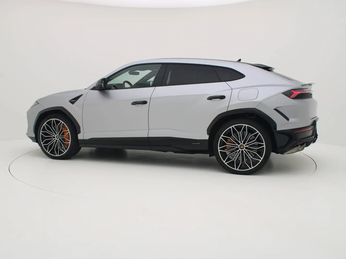 2026 Lamborghini Urus, 5 900 km, Belgicko — foto 10 z 12