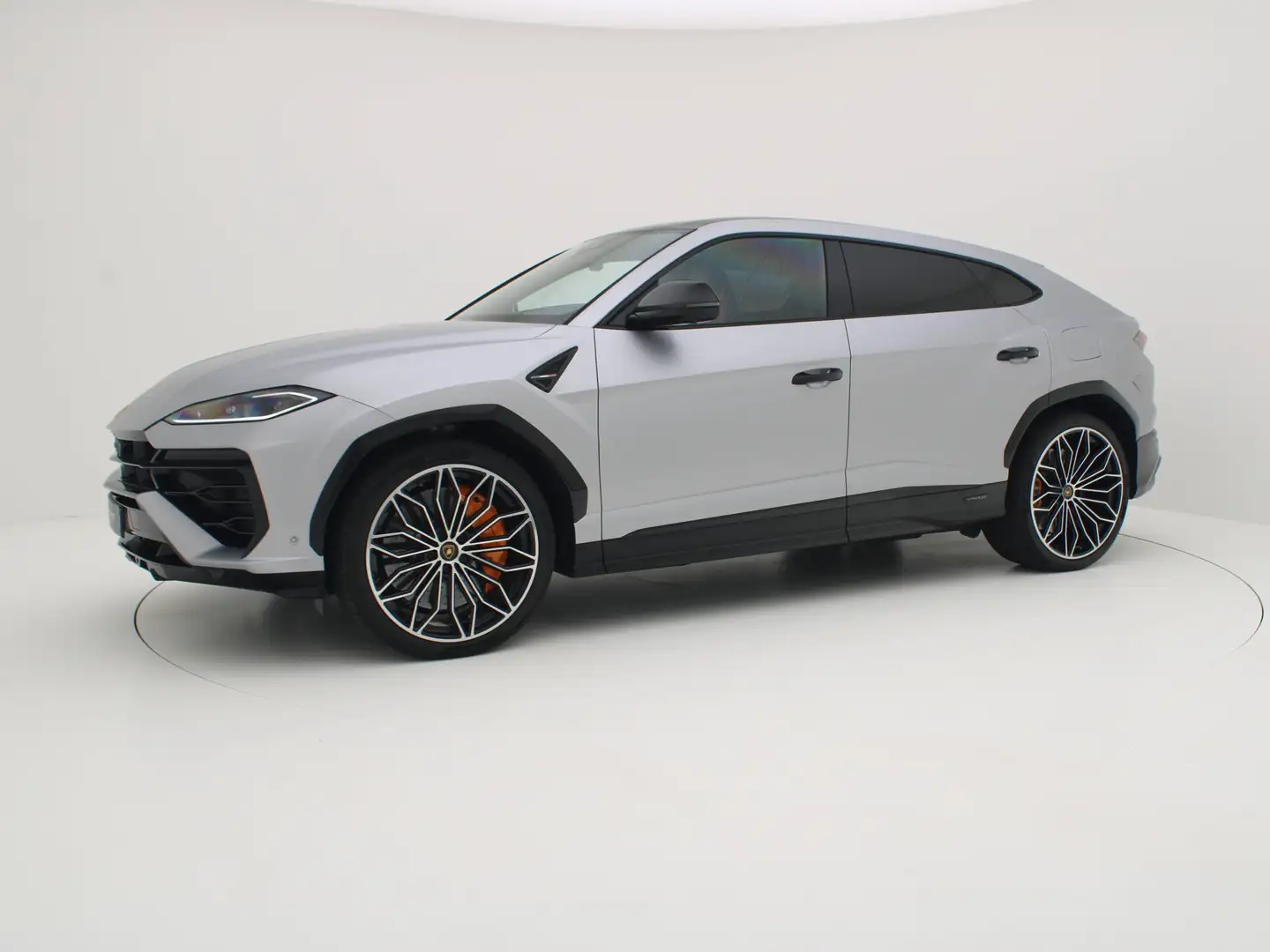 2026 Lamborghini Urus, 5 900 km, Belgicko — foto 9 z 12