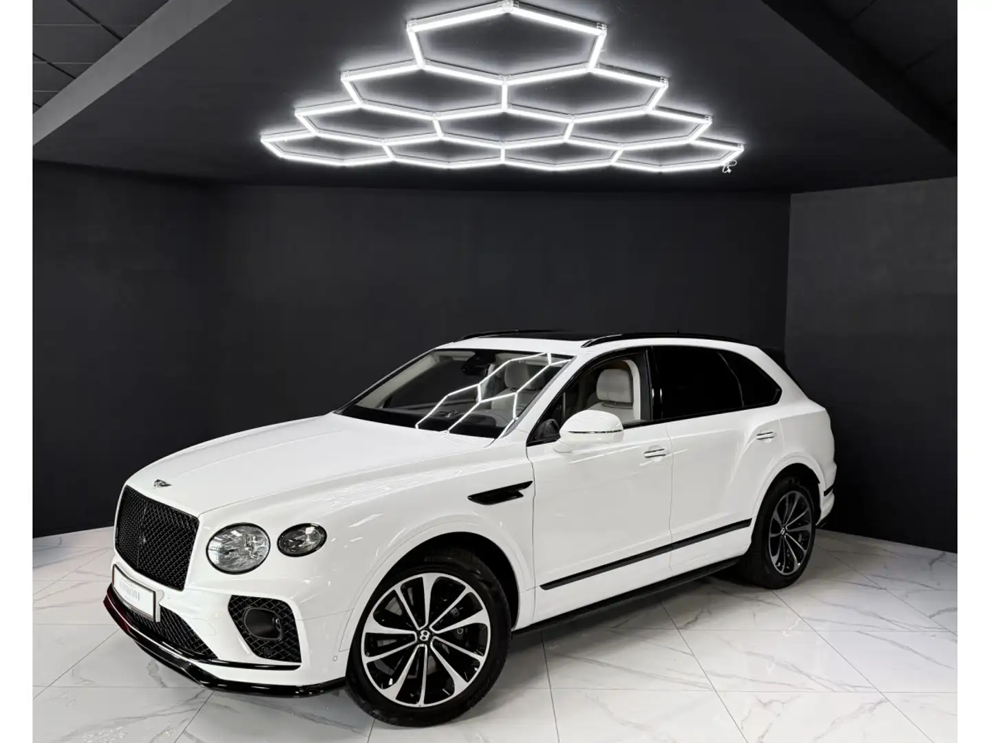 2023 Bentley Bentayga, 9 990 km, Belgicko — foto 1