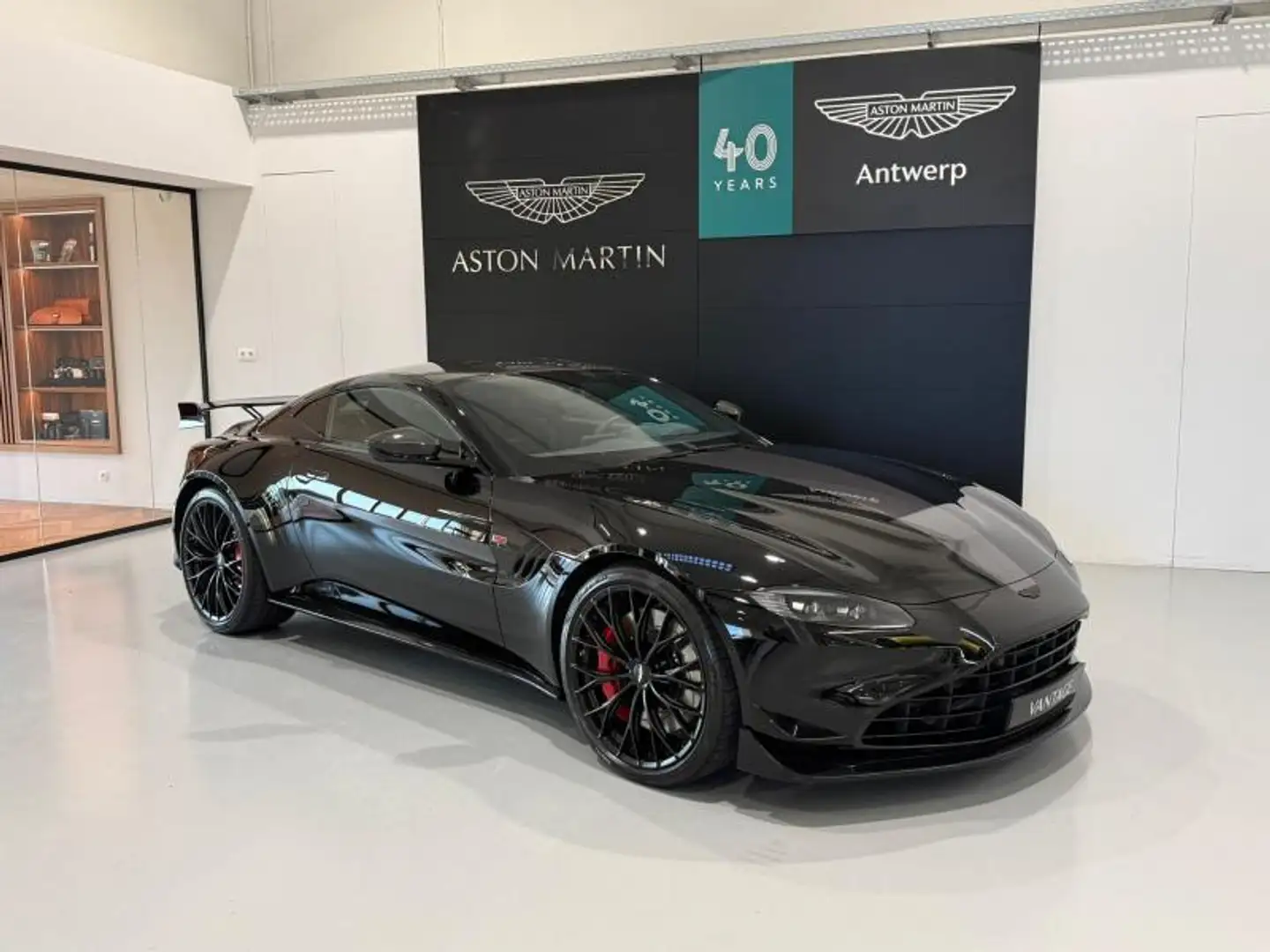 2022 Aston Martin V8, 27 750 km, Belgicko — foto 1
