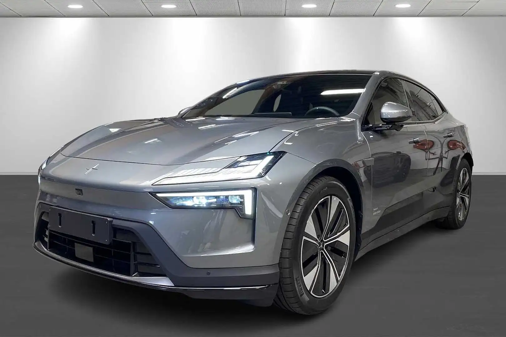2025 Polestar 4, 4 715 km, Belgicko — foto 1