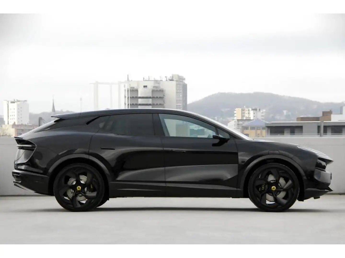 2024 Lotus Eletre, čierna, 10 km, Belgicko — foto 2 z 12