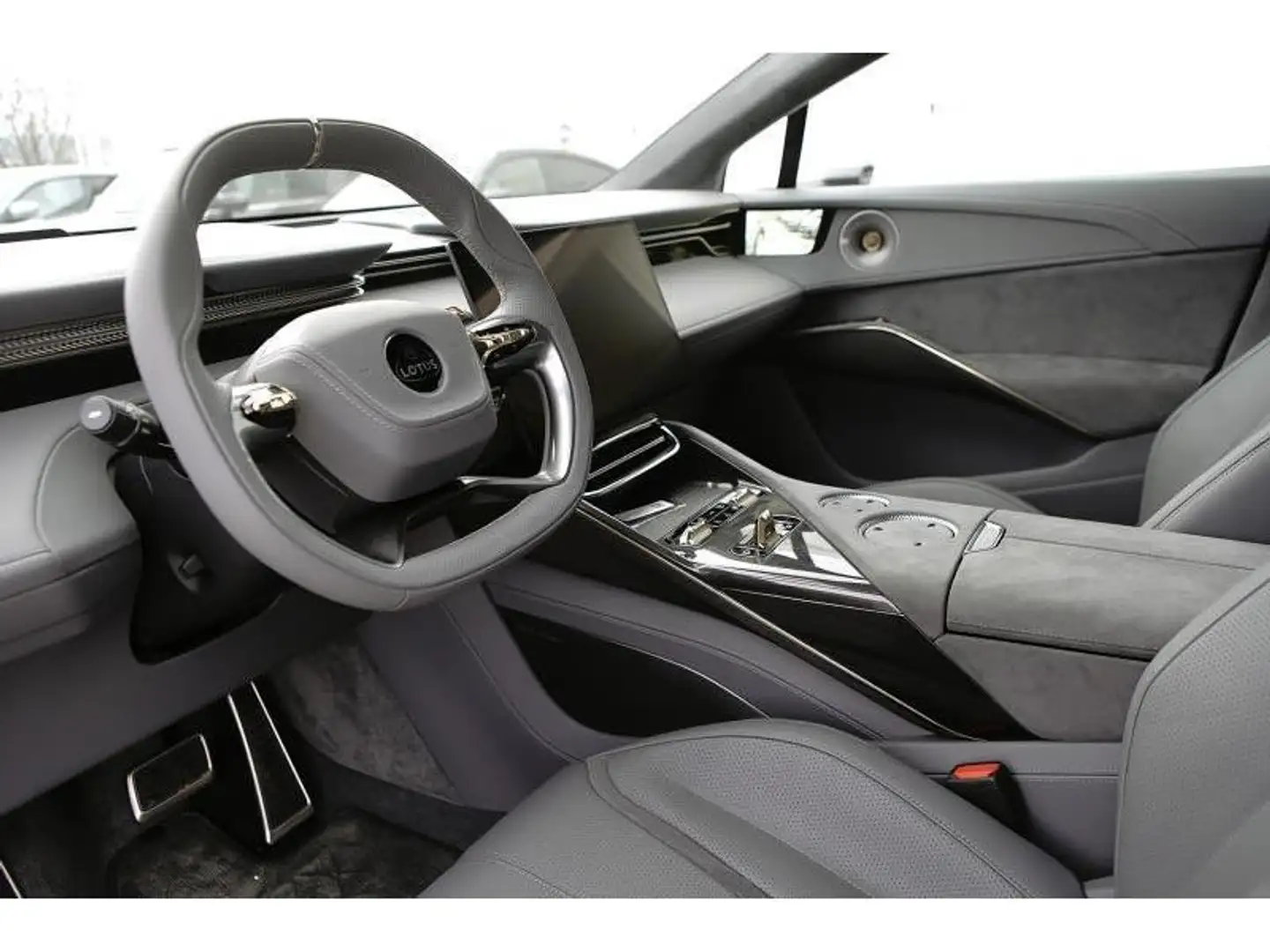 2024 Lotus Eletre, čierna, 10 km, Belgicko — foto 9 z 12