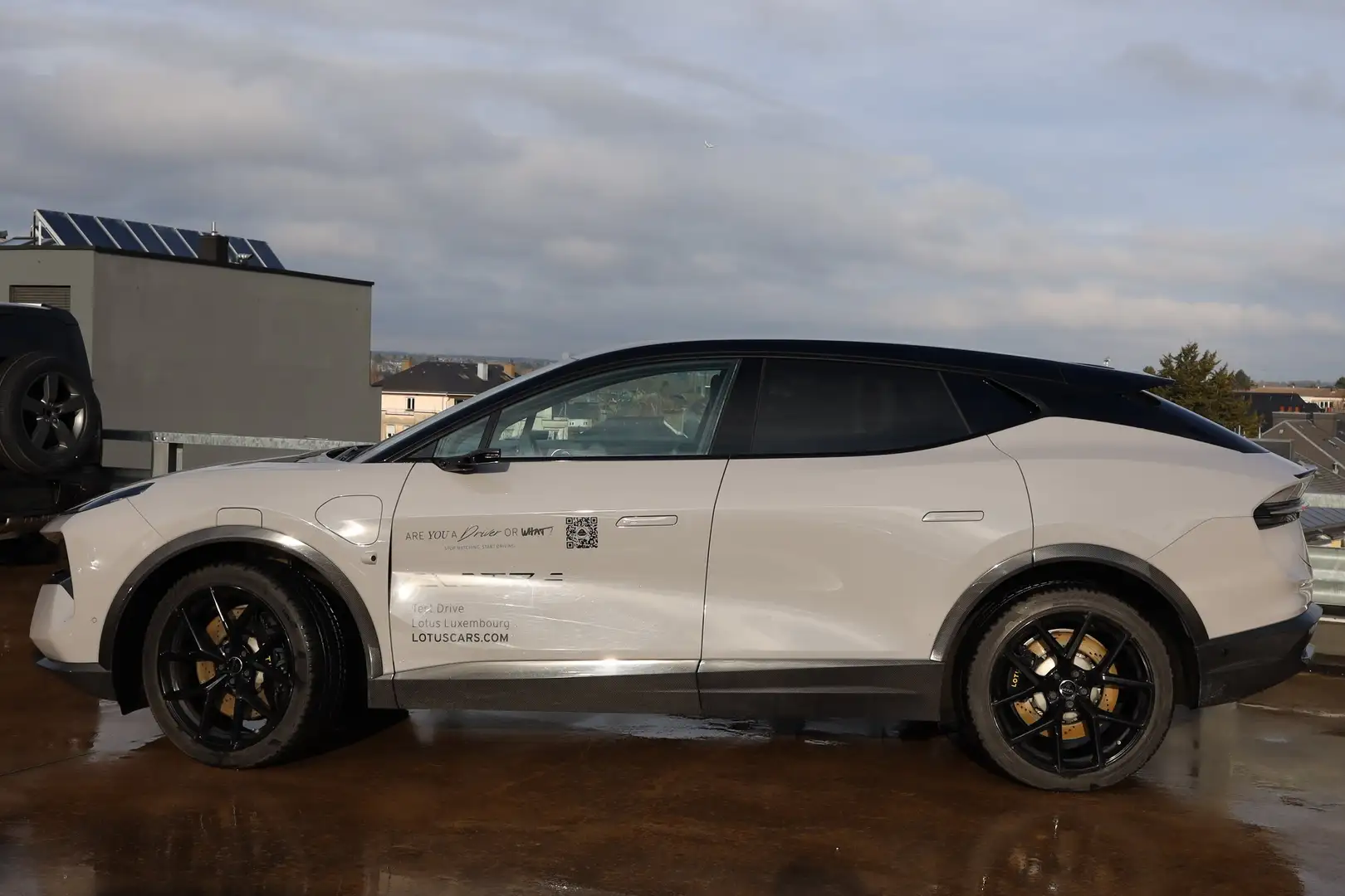 2025 Lotus Eletre, 15 000 km, Belgicko — foto 4 z 12