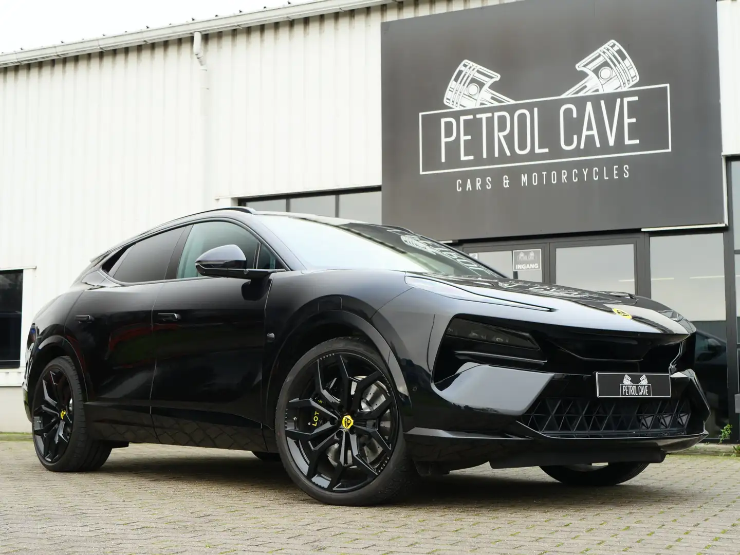 2023 Lotus Eletre, 5 500 km, Belgicko — foto 4 z 12