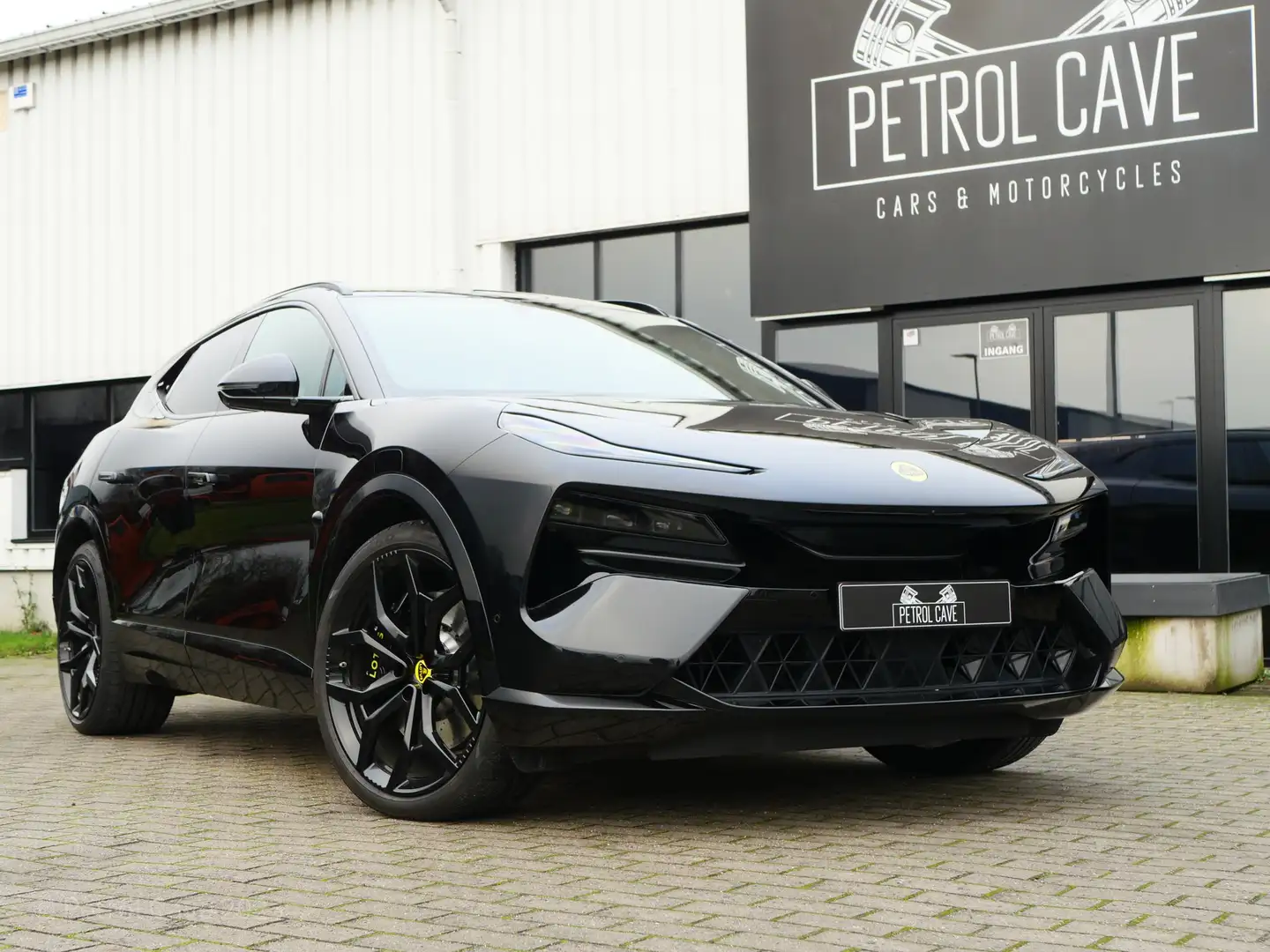 2023 Lotus Eletre, 5 500 km, Belgicko — foto 8 z 12