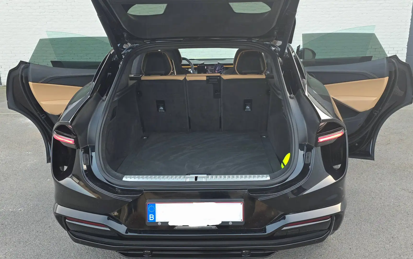 2024 Lotus Eletre, 41 500 km, Belgicko — foto 5 z 10