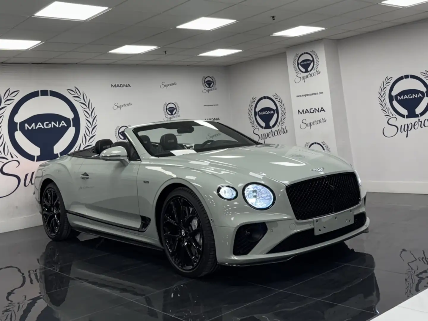 2024 Bentley Continental, 300 km, Španielsko — foto 1
