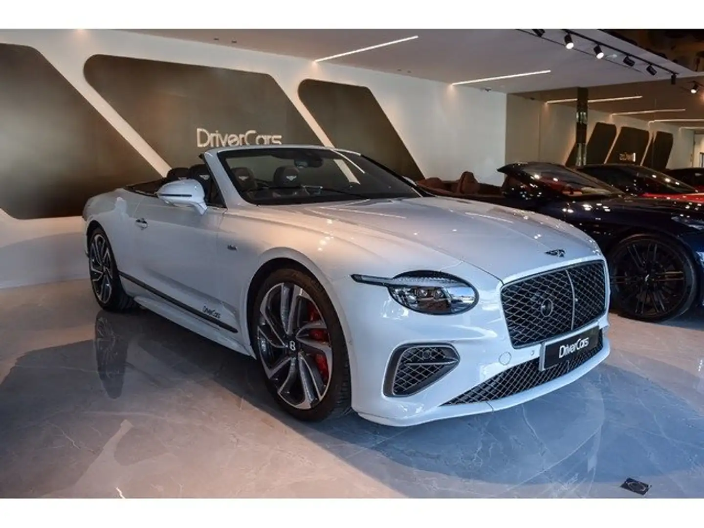 2026 Bentley Continental, 1 100 km, Španielsko — foto 1