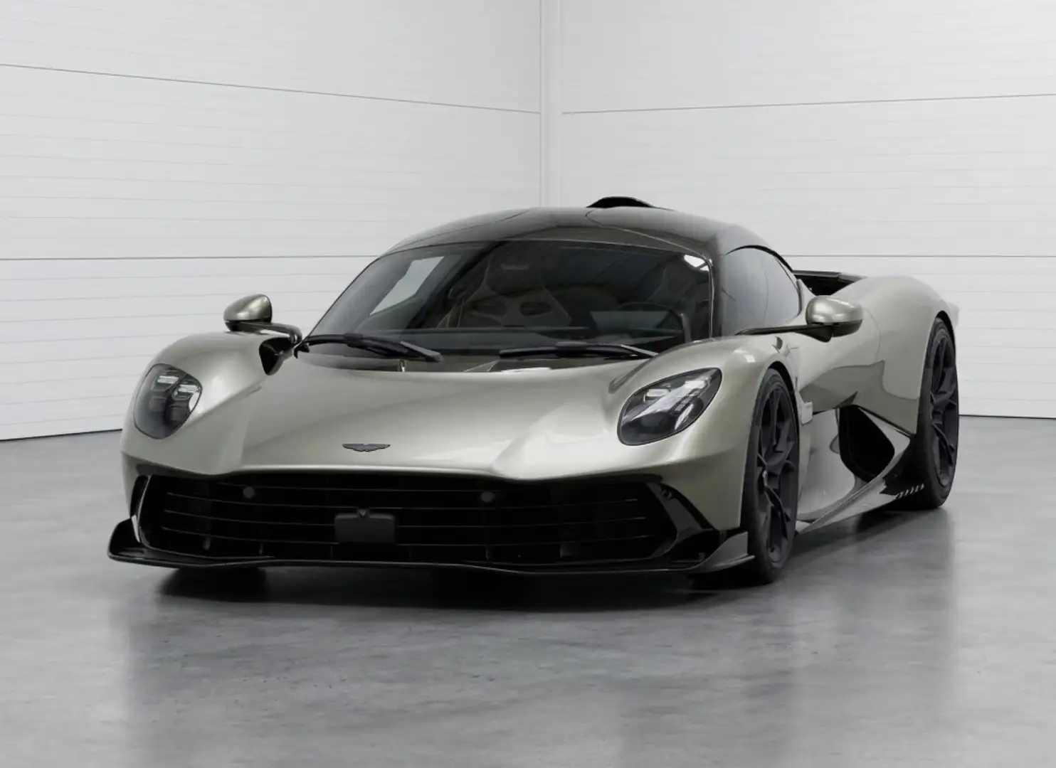2026 Aston Martin Valhalla, 100 km, Španielsko — foto 1