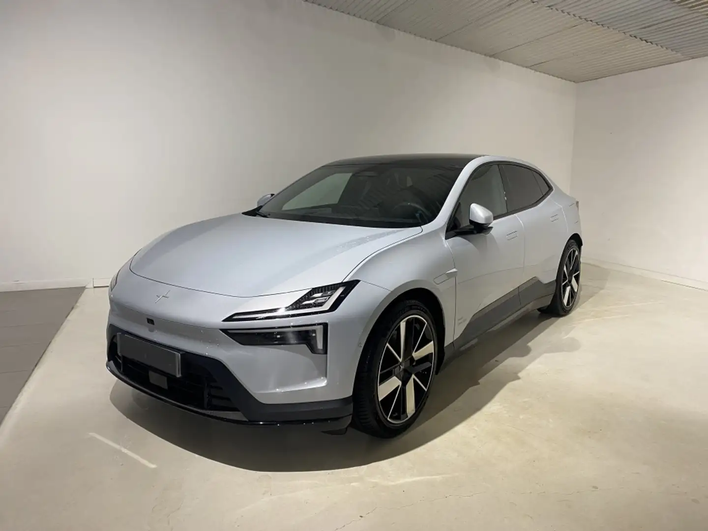 2025 Polestar 4, 5 000 km, Španielsko — foto 1