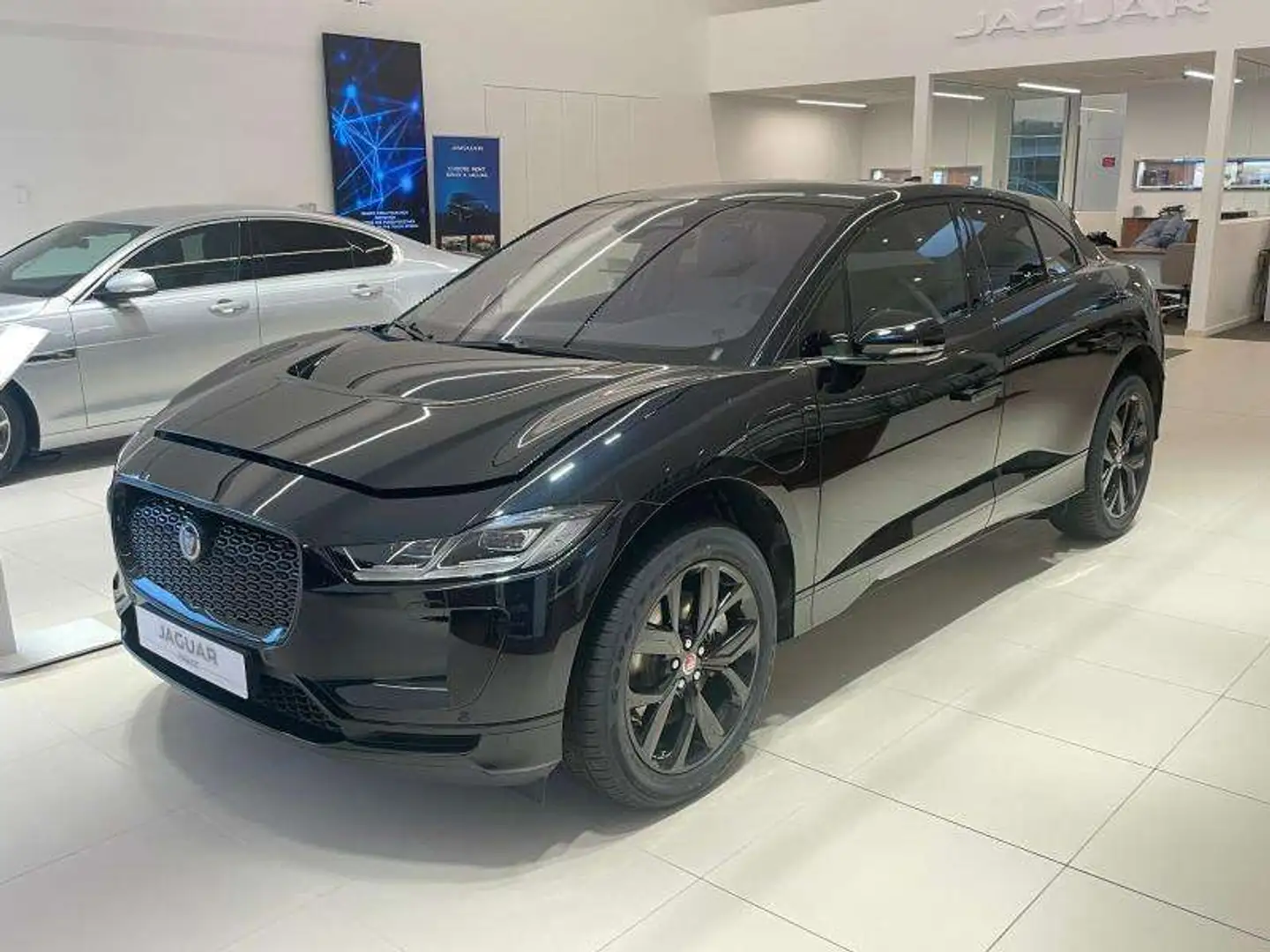 2023 Jaguar I-Pace, čierna, 1 500 km, Francúzsko — foto 1