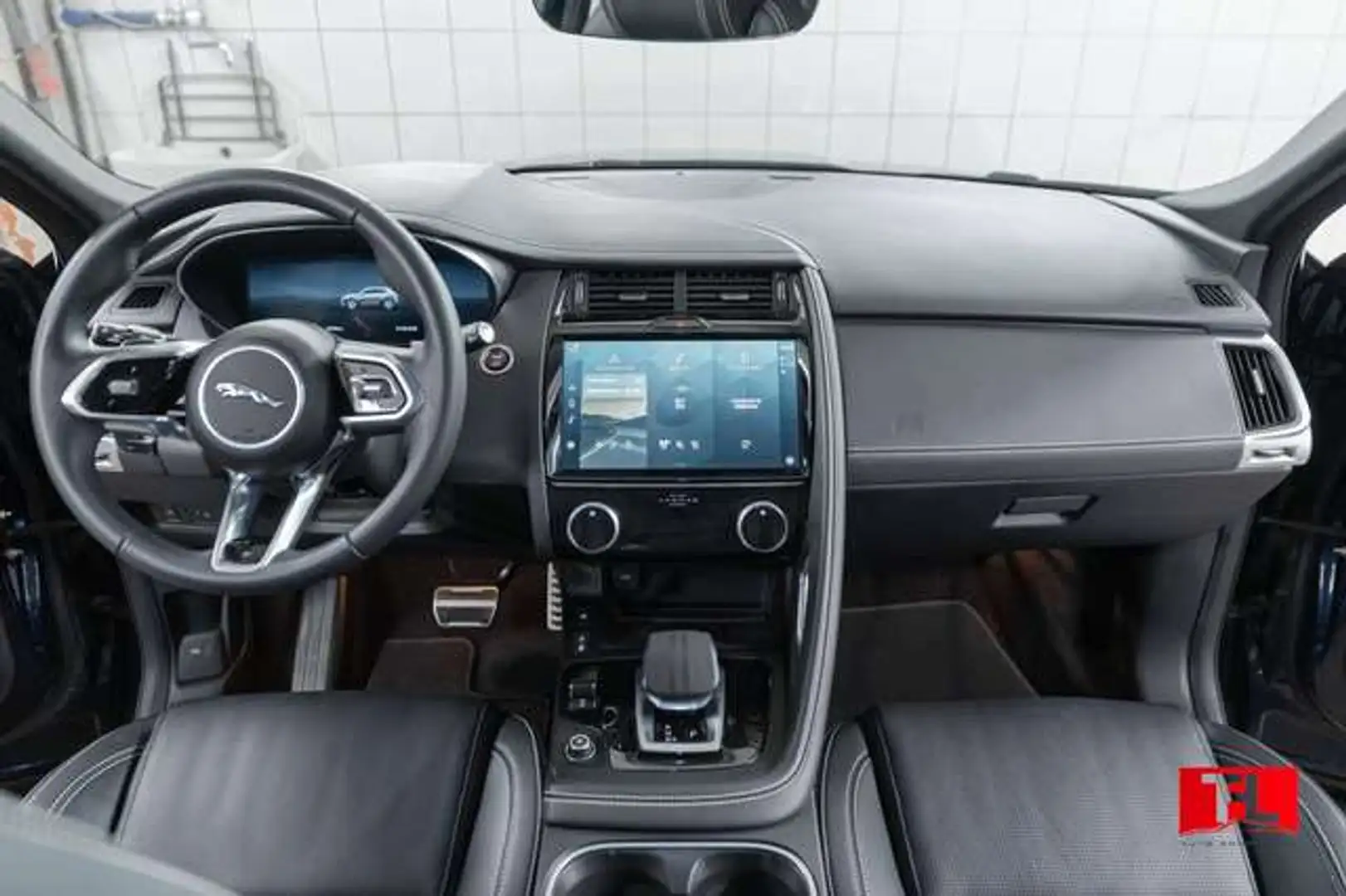 2023 Jaguar E-Pace, 63 000 km, Francúzsko — foto 10 z 12