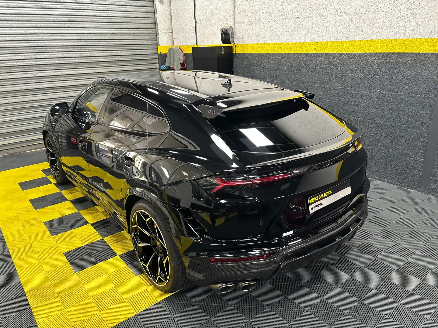 2024 Lamborghini Urus, 82 km, Francúzsko — foto 7 z 12