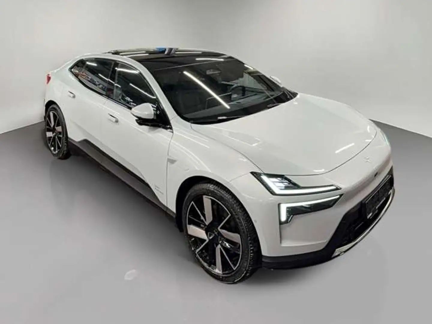 2025 Polestar 4, 4 100 km, Francúzsko — foto 1