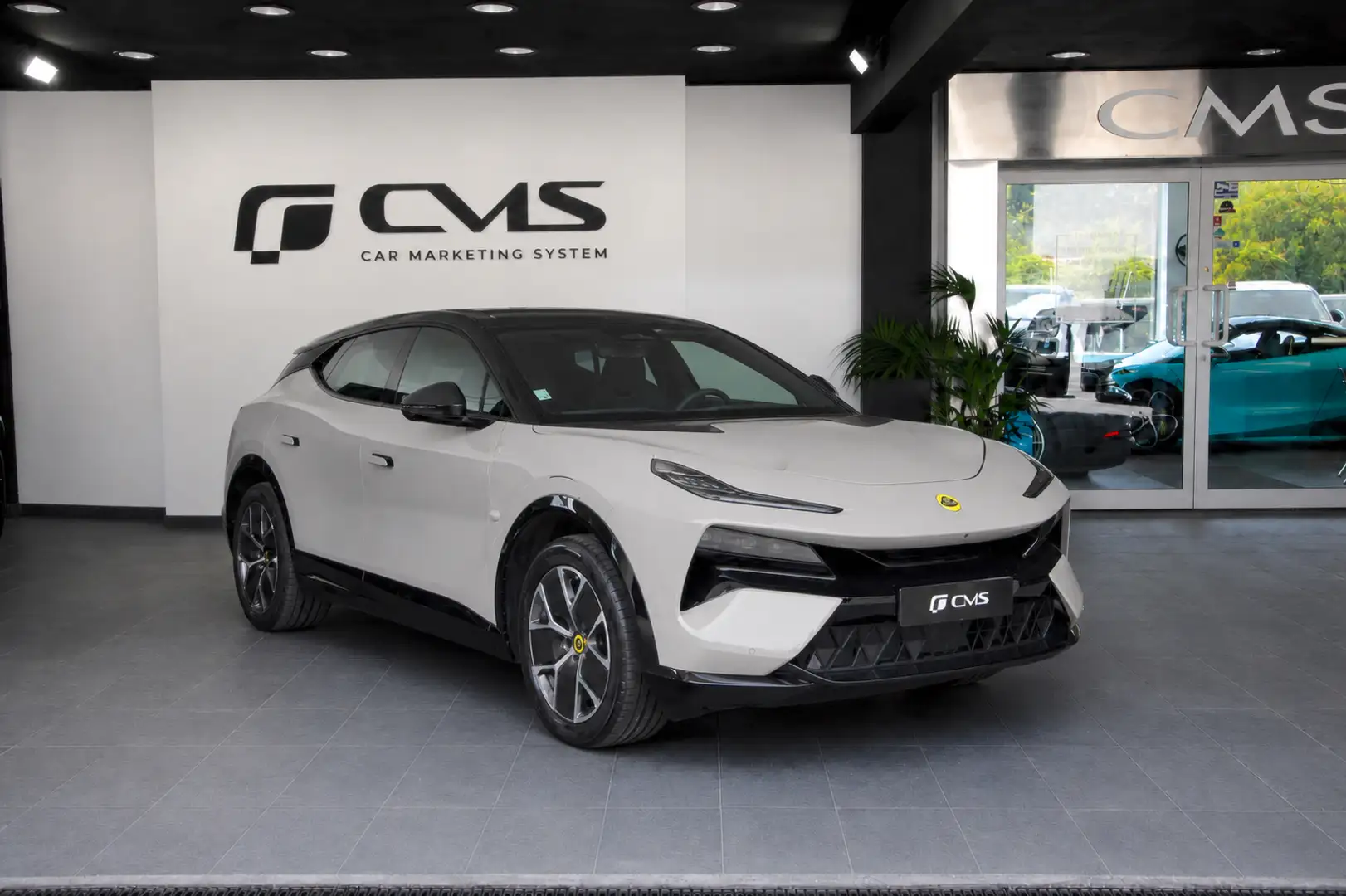 2023 Lotus Eletre, 22 000 km, Francúzsko — foto 1