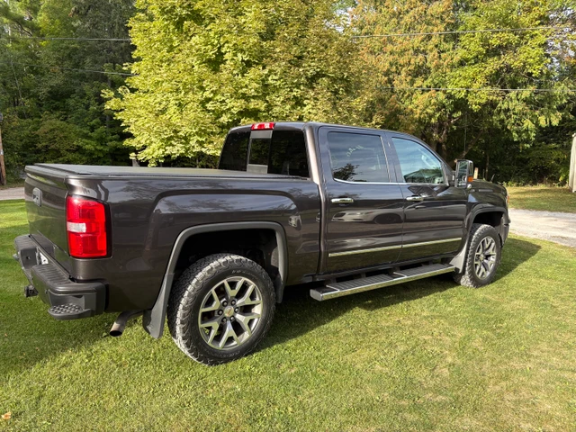 2015 GMC Ck1500 SLT All Terrain, 162 000 km, dovoz Kanada — foto 4 z 5